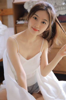 女人脱裤光男生摸下边